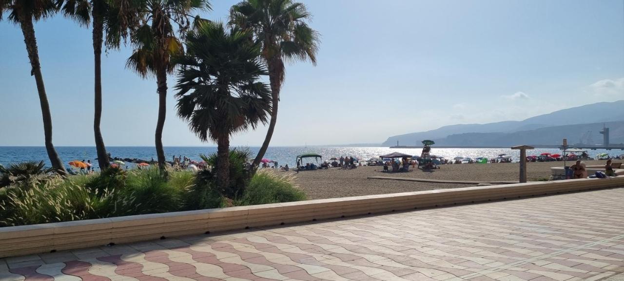 Apartamento En Paseo Maritimo Almería Dış mekan fotoğraf